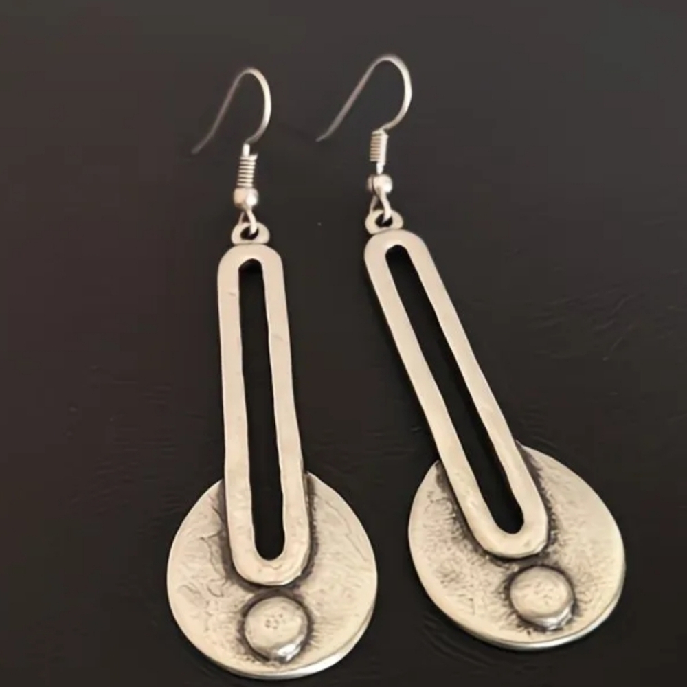 Hand Crafted Silver Oval Drop Riveted Earrings - Picture 2 of 3